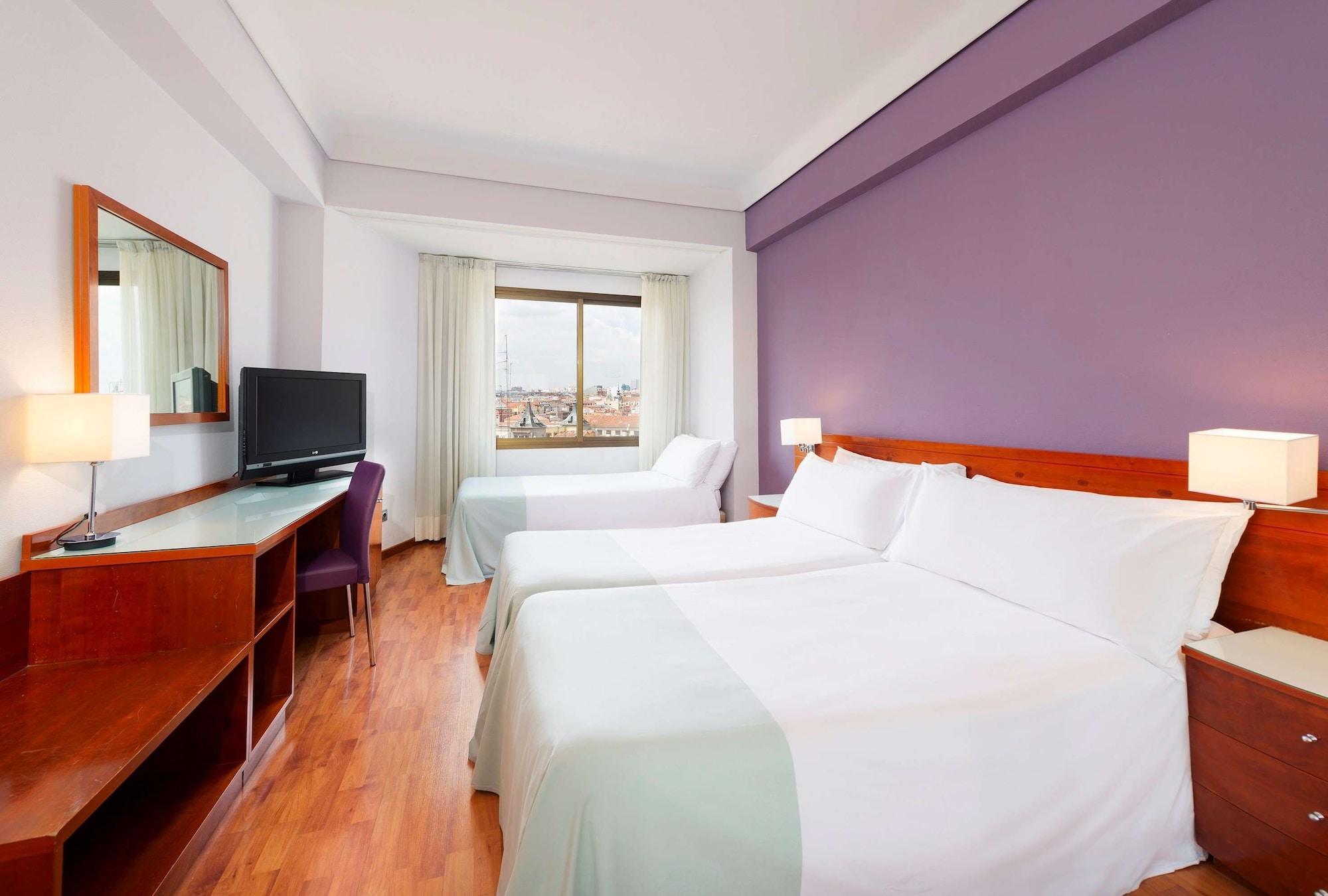 Hotel Madrid Centro, Affiliated By Melia Exteriör bild